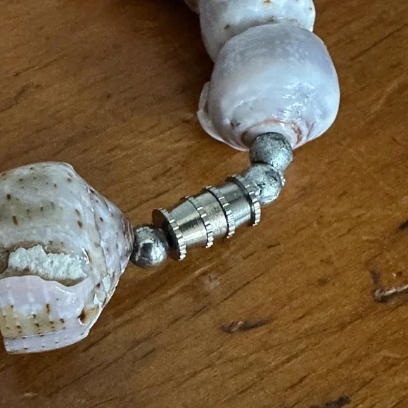 Juicy Chunky Puka Necklace - Picture 6 of 11